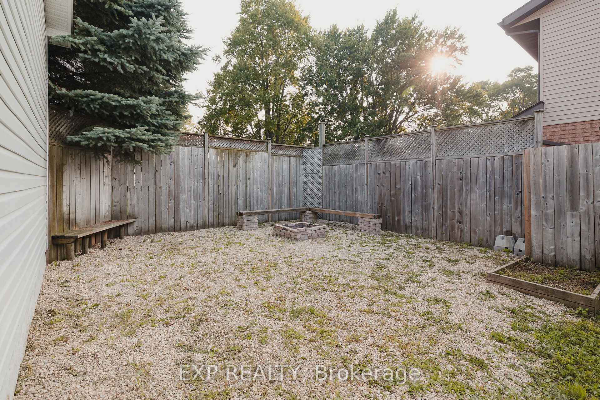 Photo 25 of 505 Wallace Avenue S, North Perth, Listowel — HOMEH