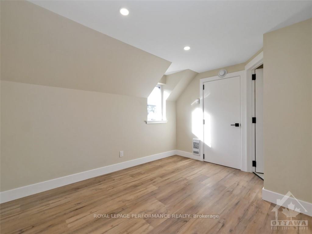 Photo 4 of Unit B, 121 Beechwood Avenue, Ottawa, Lindenlea — HOMEH