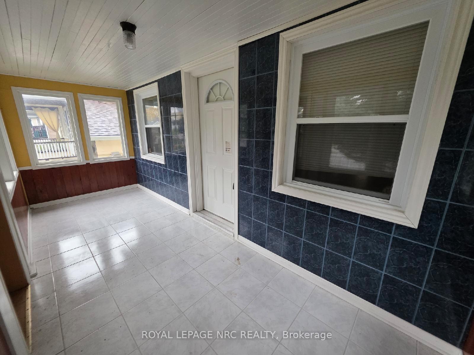 Photo 3 of 6414 Taylor Street, Niagara Falls, Dorchester — HOMEH