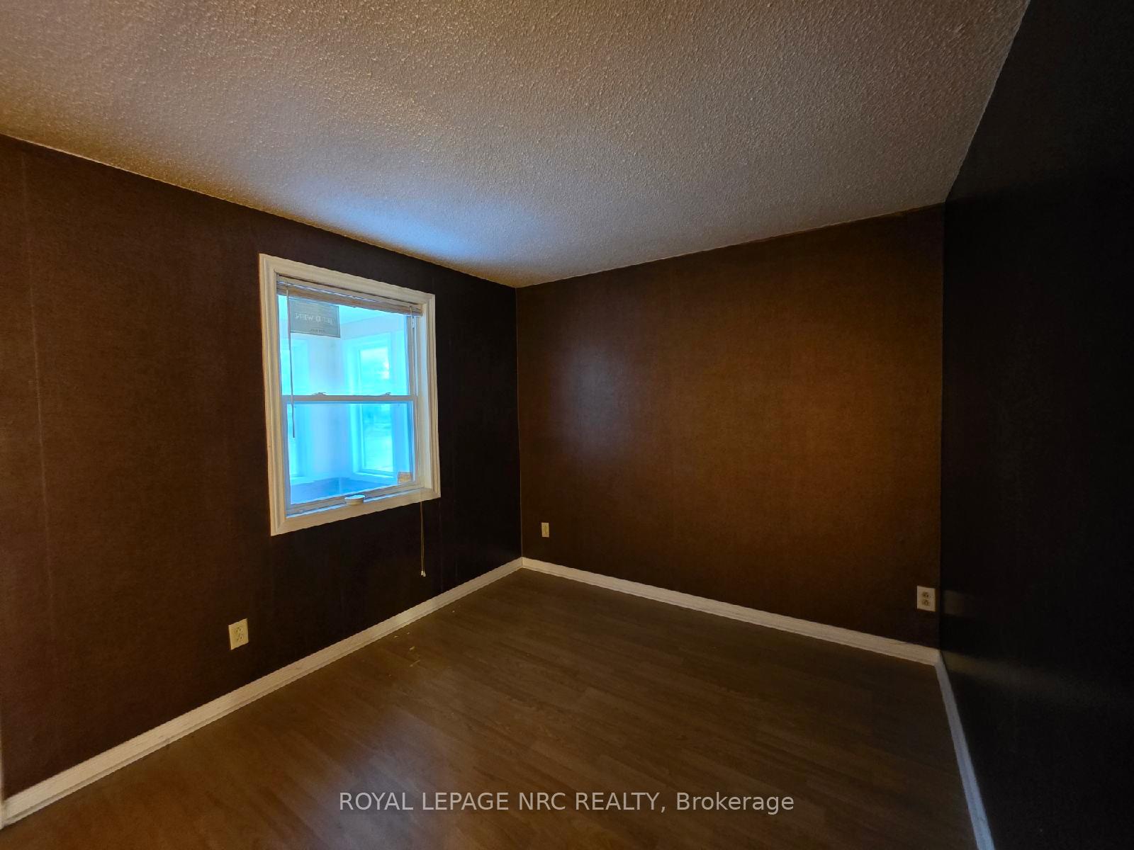 Photo 9 of 6414 Taylor Street, Niagara Falls, Dorchester — HOMEH