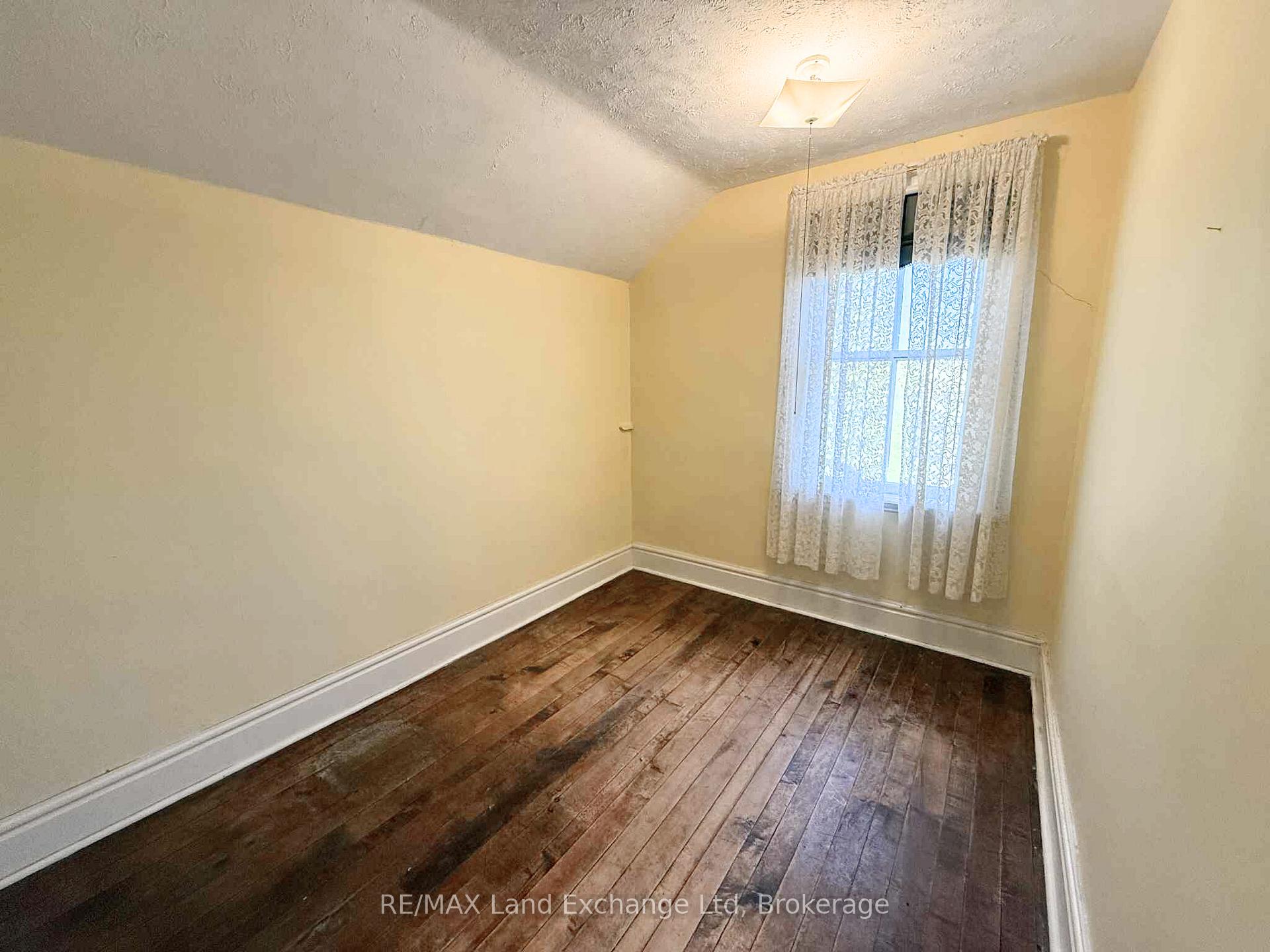 Photo 19 of 66 Diagonal Road, North Huron, Wingham — HOMEH