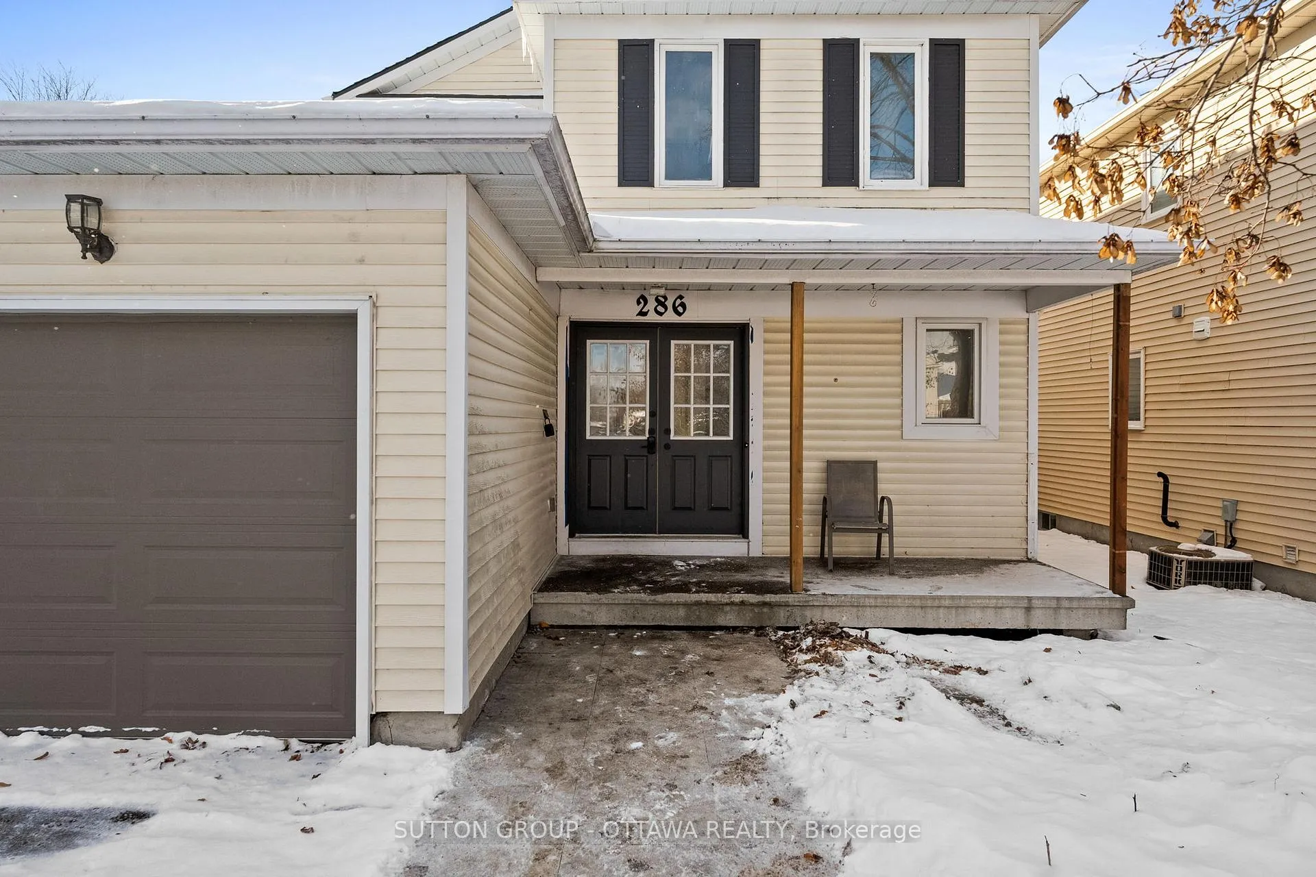 Photo 3 of 286 Mceachern Crescent, Ottawa, Bilberry Creek/Queenswood Heights — HOMEH