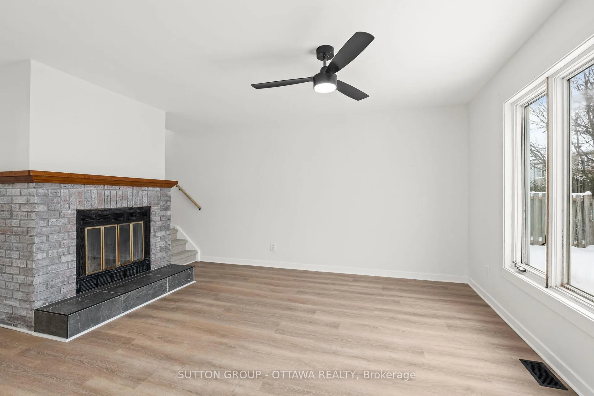 Photo 14 of 286 Mceachern Crescent, Ottawa, Bilberry Creek/Queenswood Heights — HOMEH