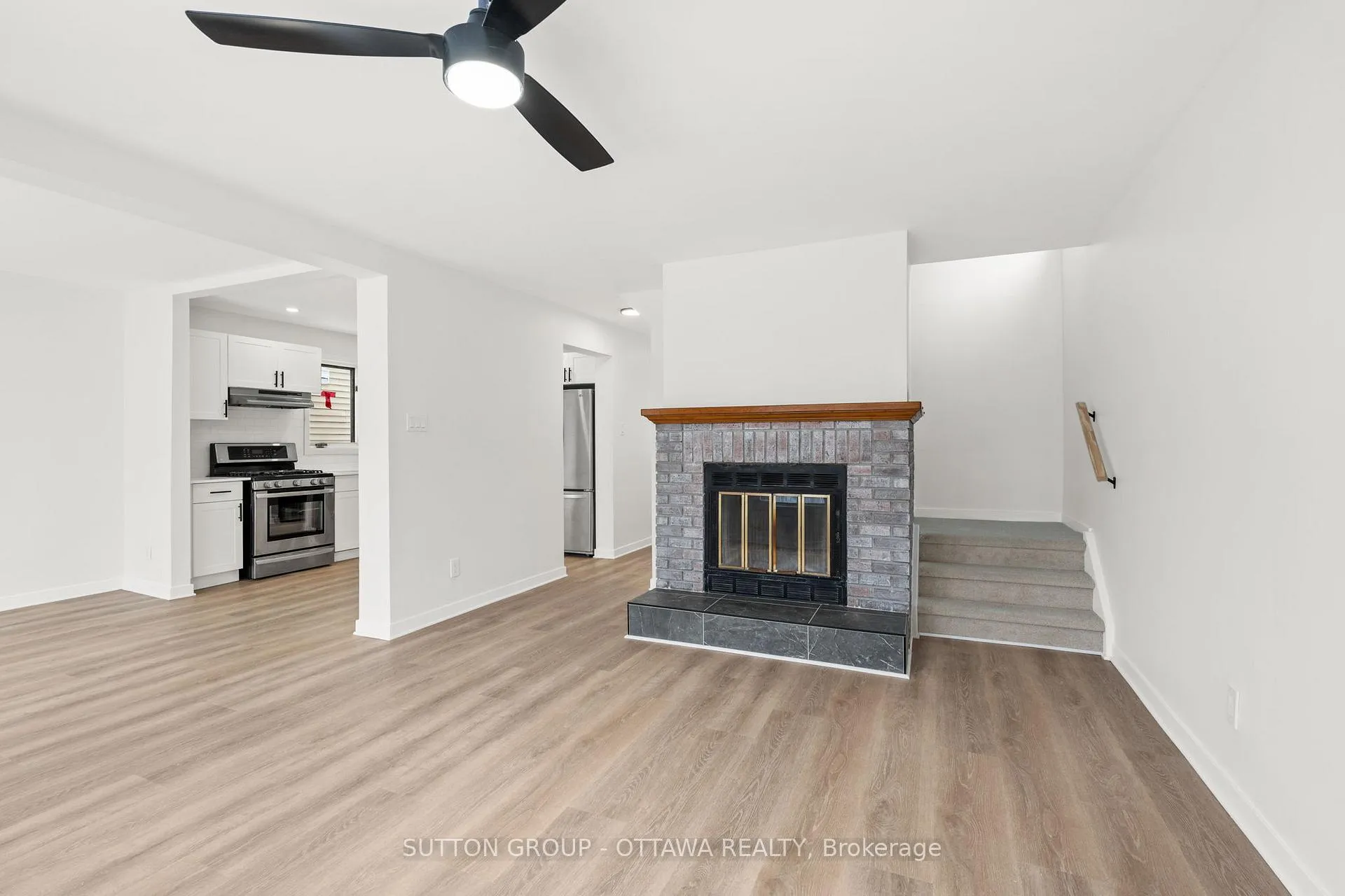 Photo 15 of 286 Mceachern Crescent, Ottawa, Bilberry Creek/Queenswood Heights — HOMEH