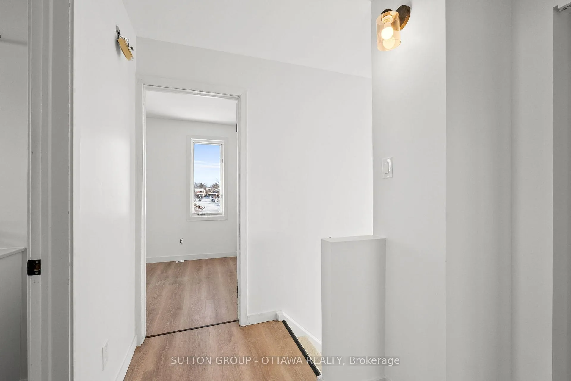 Photo 16 of 286 Mceachern Crescent, Ottawa, Bilberry Creek/Queenswood Heights — HOMEH