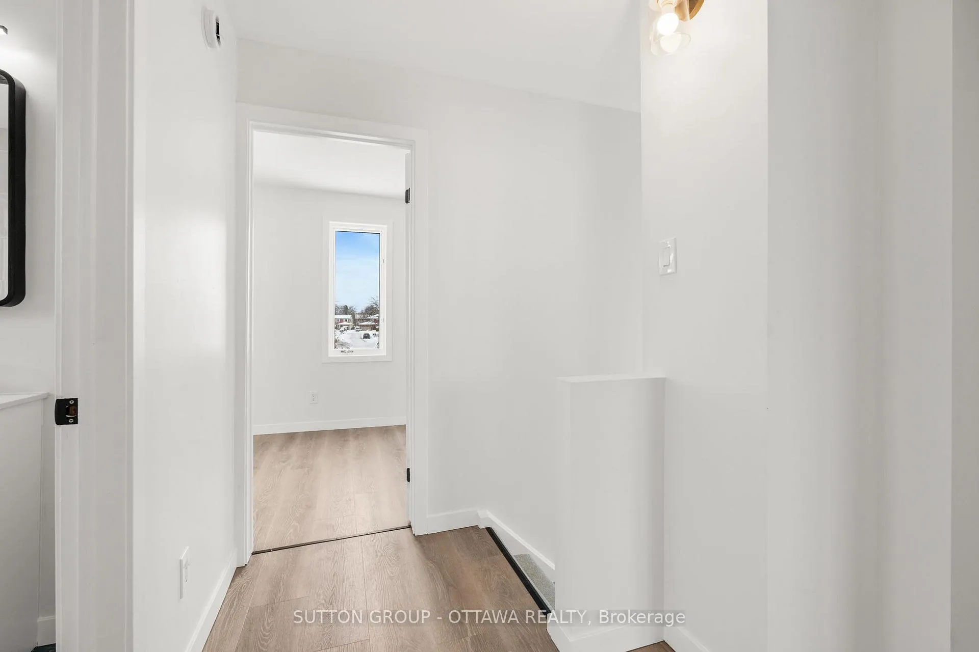 Photo 24 of 286 Mceachern Crescent, Ottawa, Bilberry Creek/Queenswood Heights — HOMEH