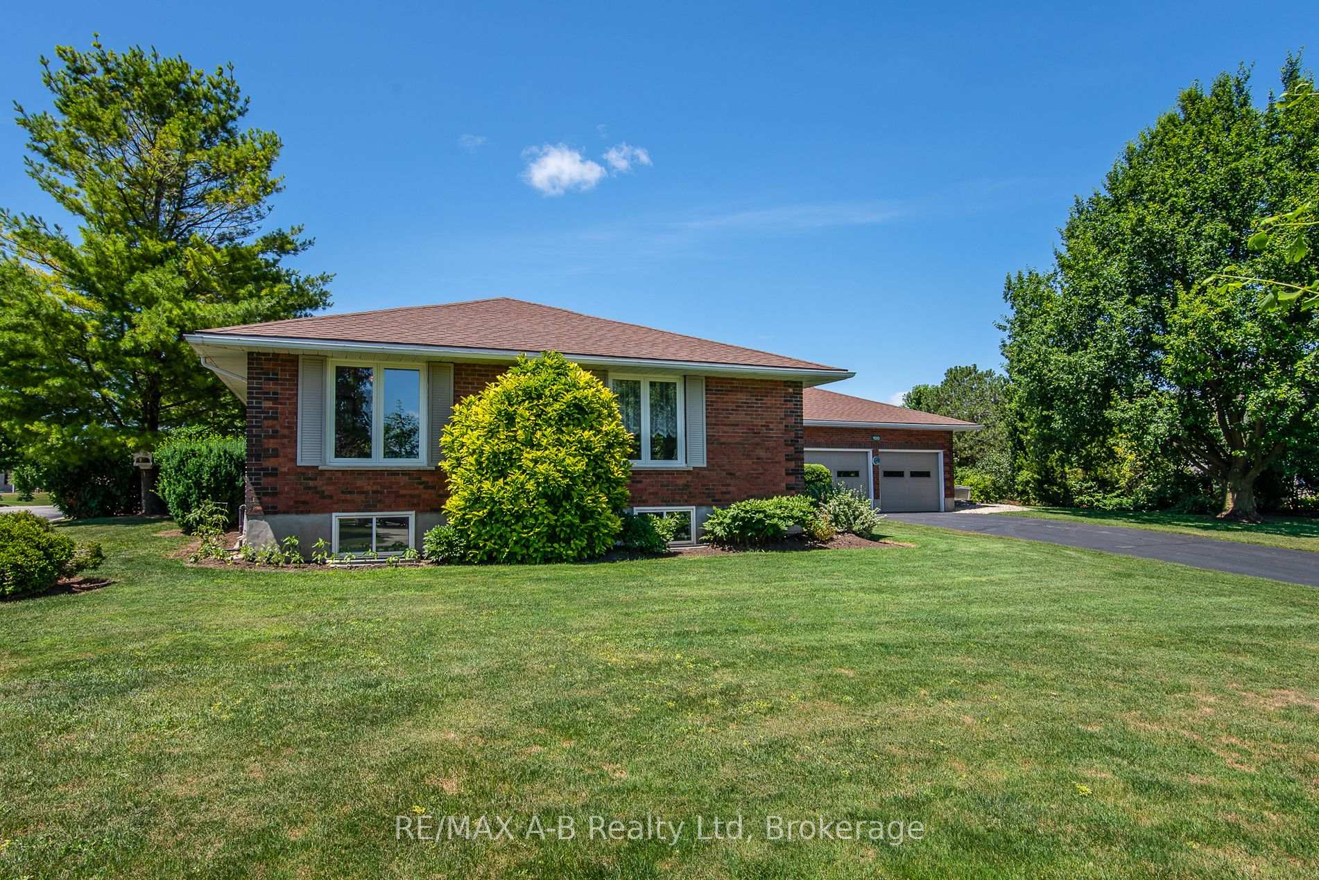 Photo 3 of 100 Red Maple Lane, Perth East, Ellice — HOMEH