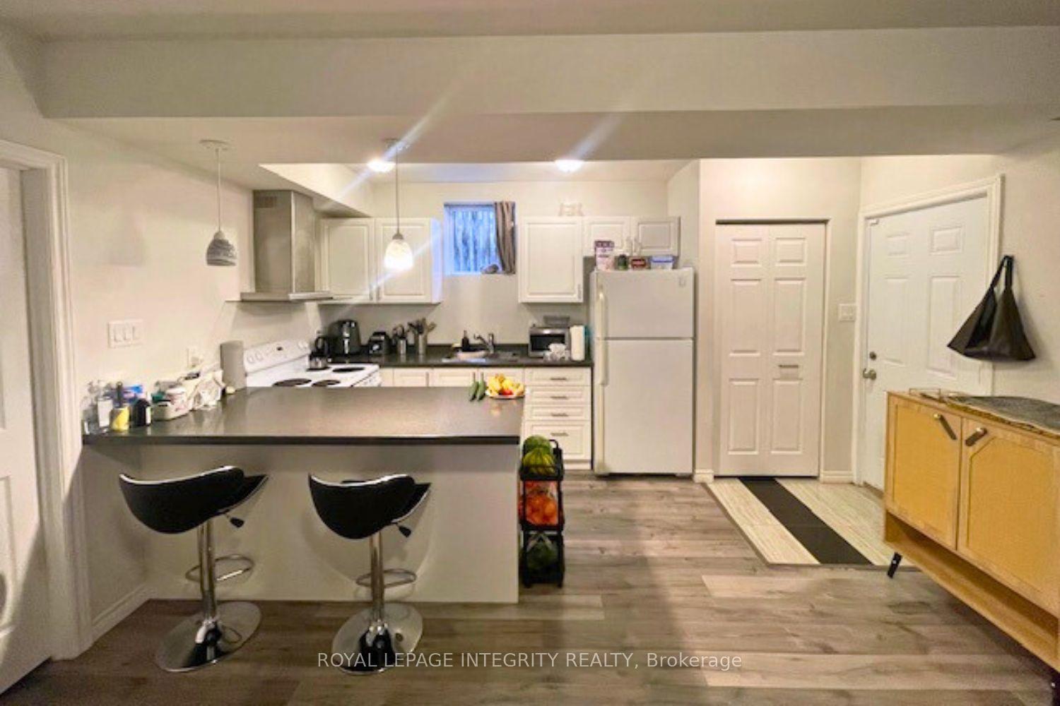 Photo 3 of Unit B, 183 Glynn Avenue, Ottawa, Overbrook/Castle Heights — HOMEH