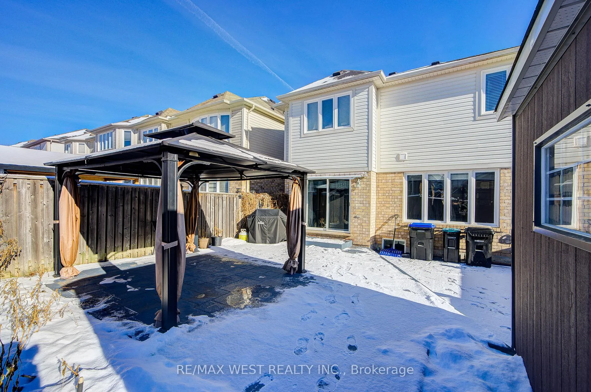 Photo 4 of 24 Davidson Drive, New Tecumseth, Alliston — HOMEH