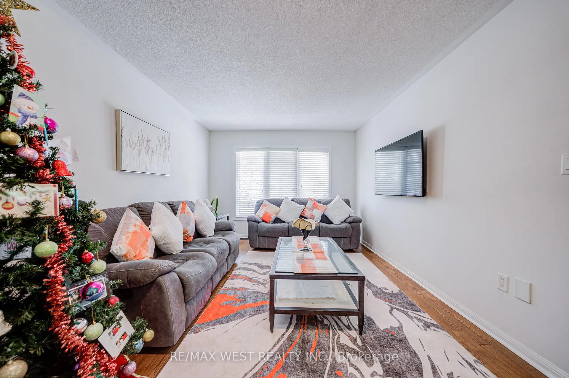 Photo 10 of 24 Davidson Drive, New Tecumseth, Alliston — HOMEH