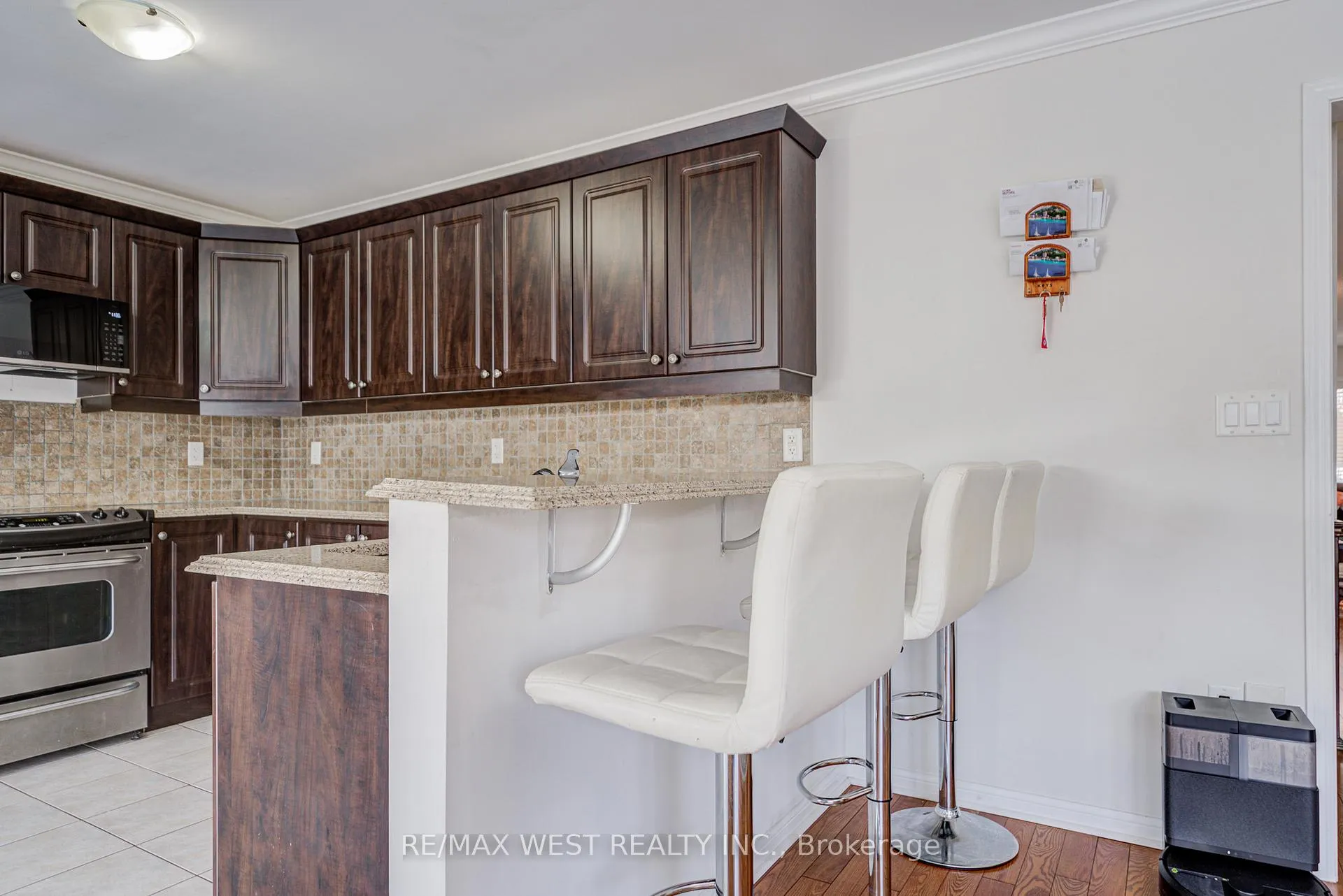 Photo 25 of 24 Davidson Drive, New Tecumseth, Alliston — HOMEH