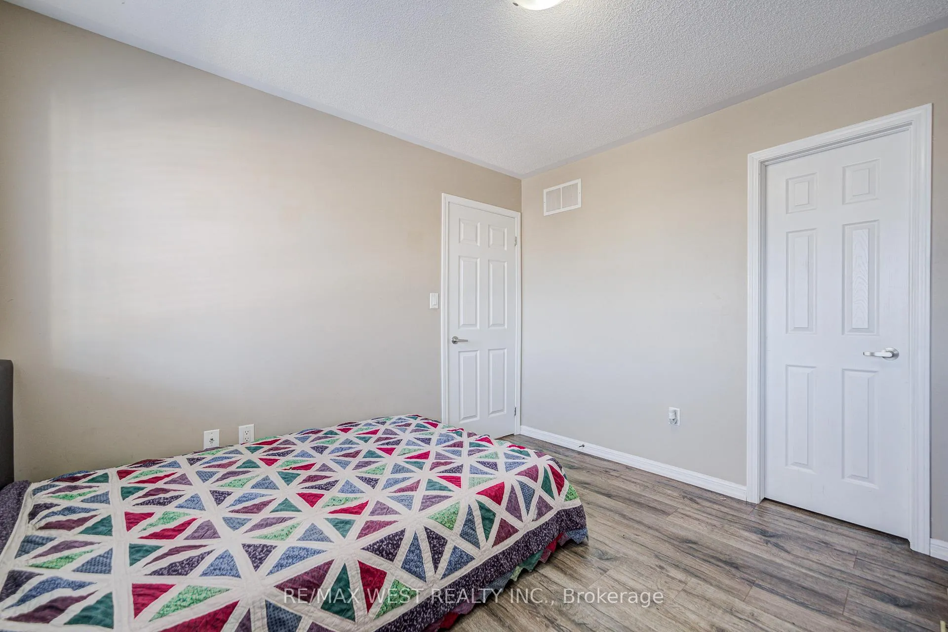 Photo 34 of 24 Davidson Drive, New Tecumseth, Alliston — HOMEH