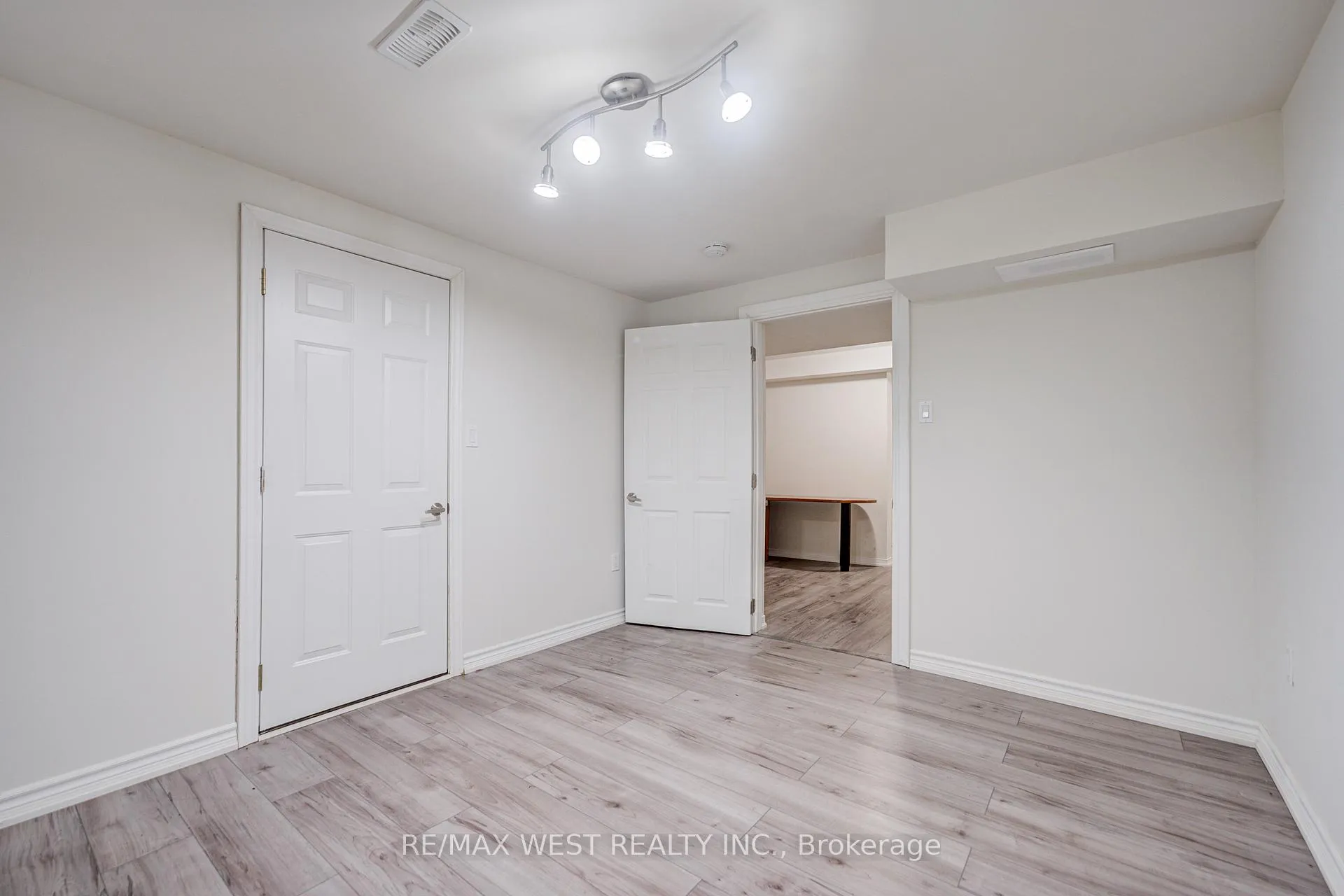 Photo 43 of 24 Davidson Drive, New Tecumseth, Alliston — HOMEH