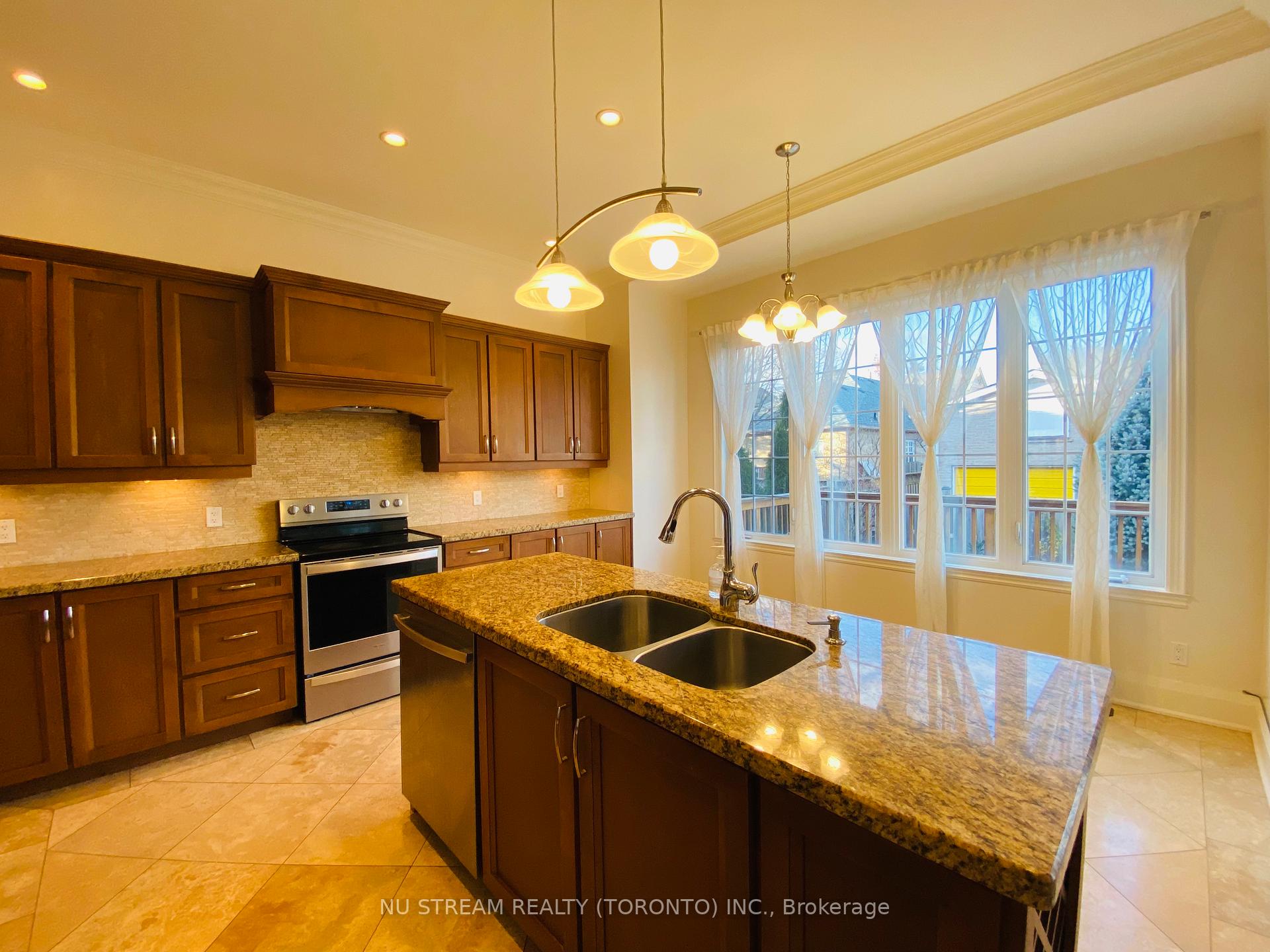 Photo 9 of 90 James Scott Road, Markham, Vinegar Hill — HOMEH