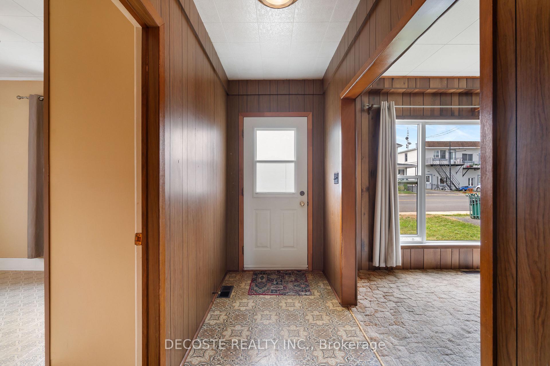 Photo 5 of 79 Lochiel Street E, North Glengarry, Alexandria — HOMEH