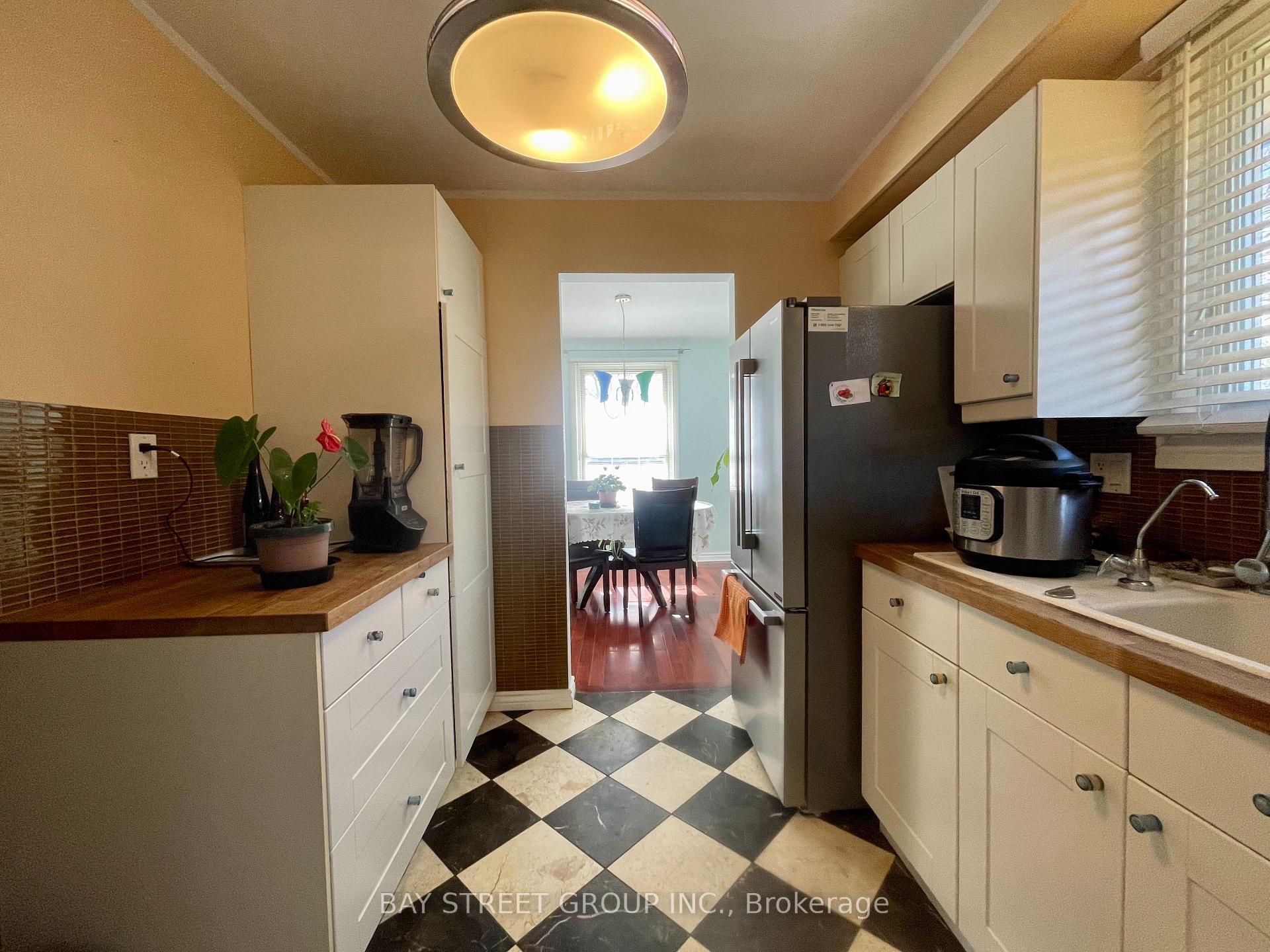 Photo 10 of 8159 Niven Street, Niagara Falls, Ascot — HOMEH