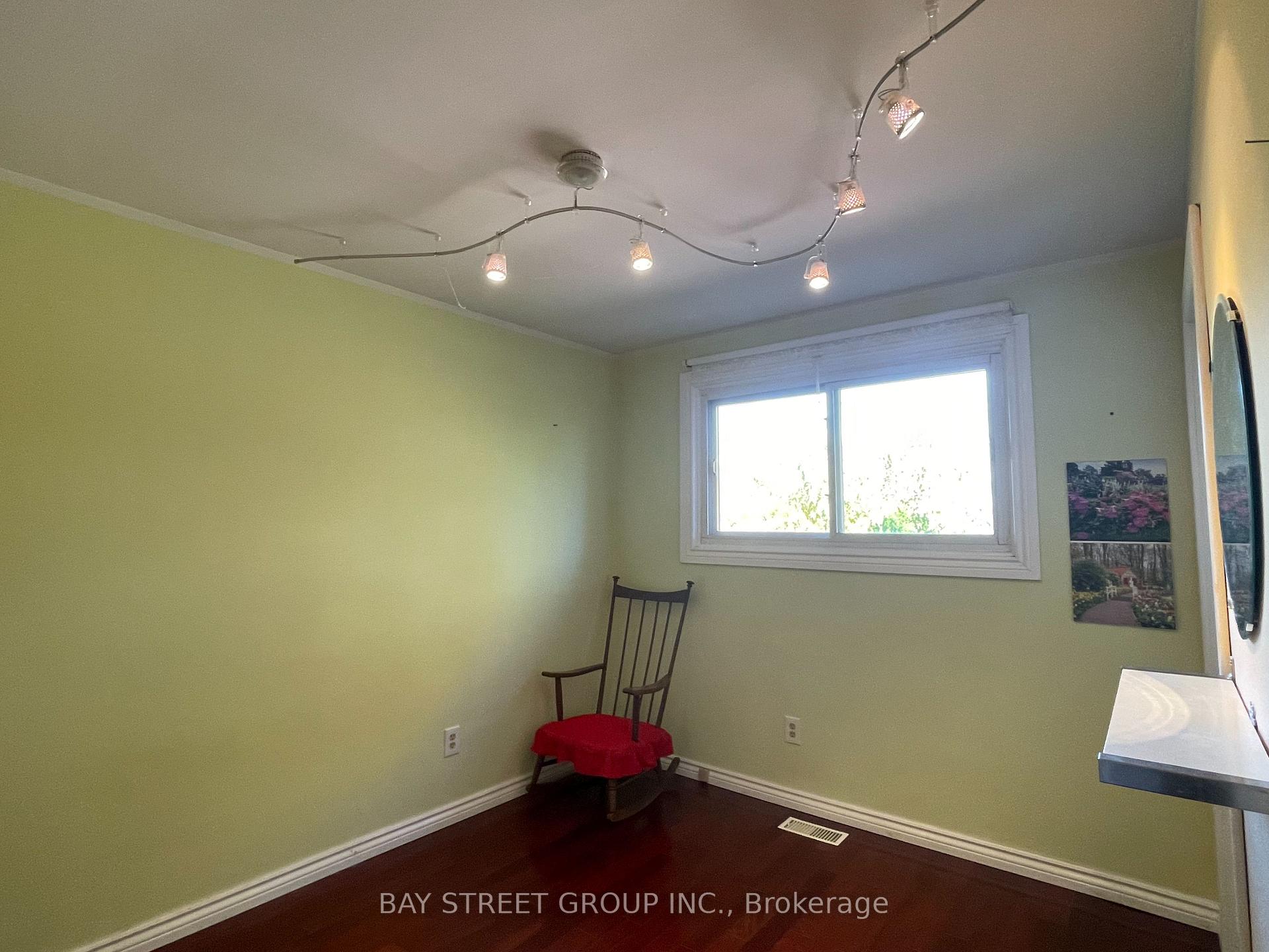 Photo 13 of 8159 Niven Street, Niagara Falls, Ascot — HOMEH