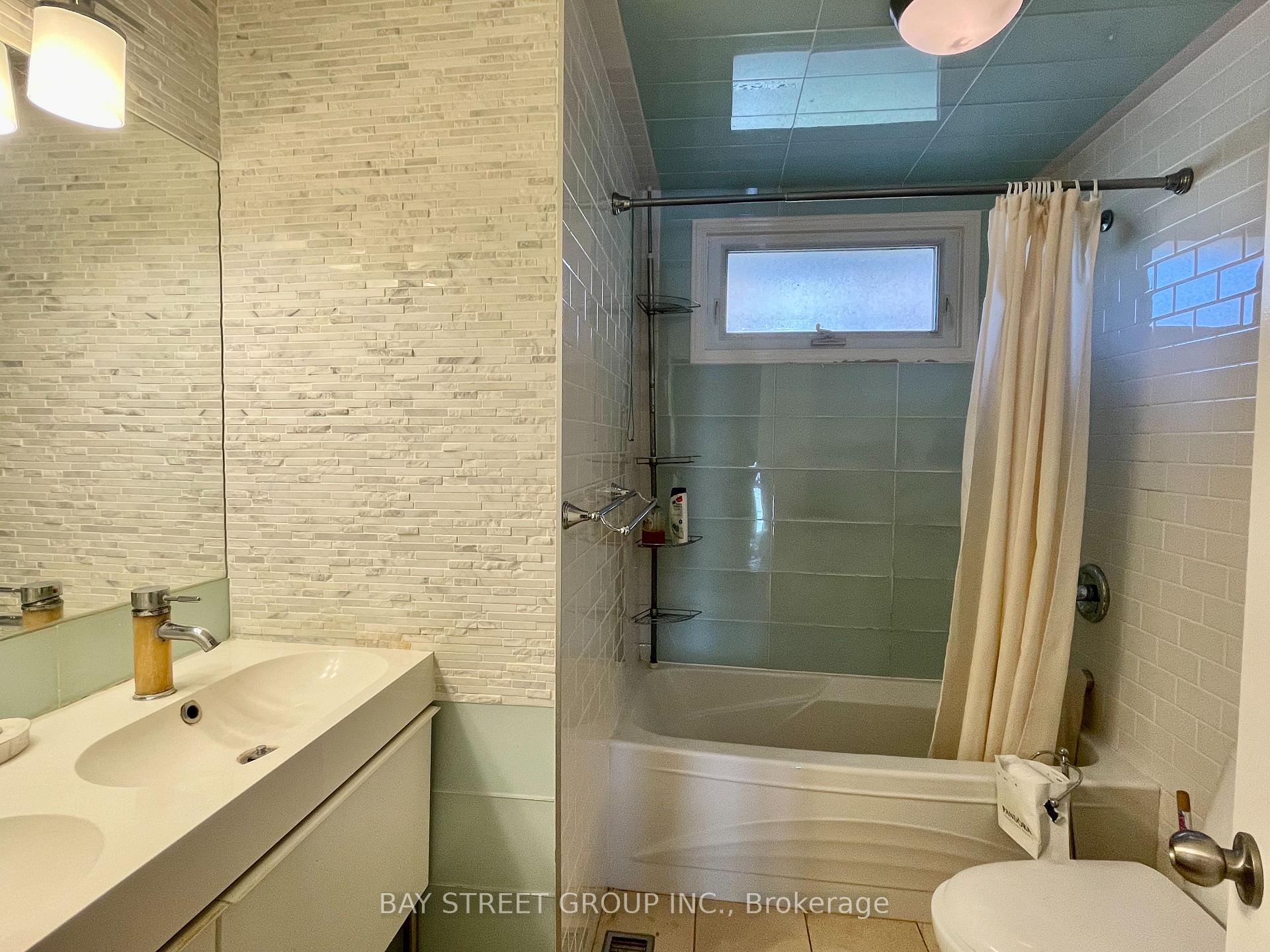 Photo 14 of 8159 Niven Street, Niagara Falls, Ascot — HOMEH