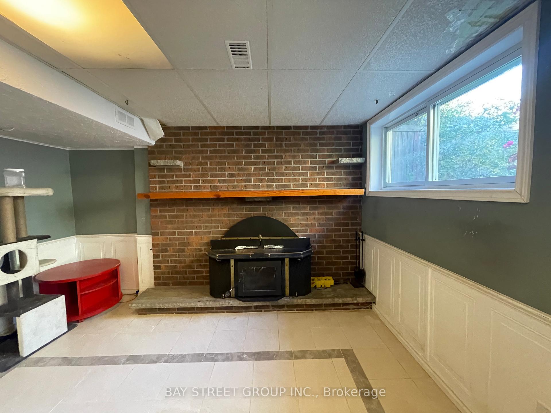 Photo 17 of 8159 Niven Street, Niagara Falls, Ascot — HOMEH