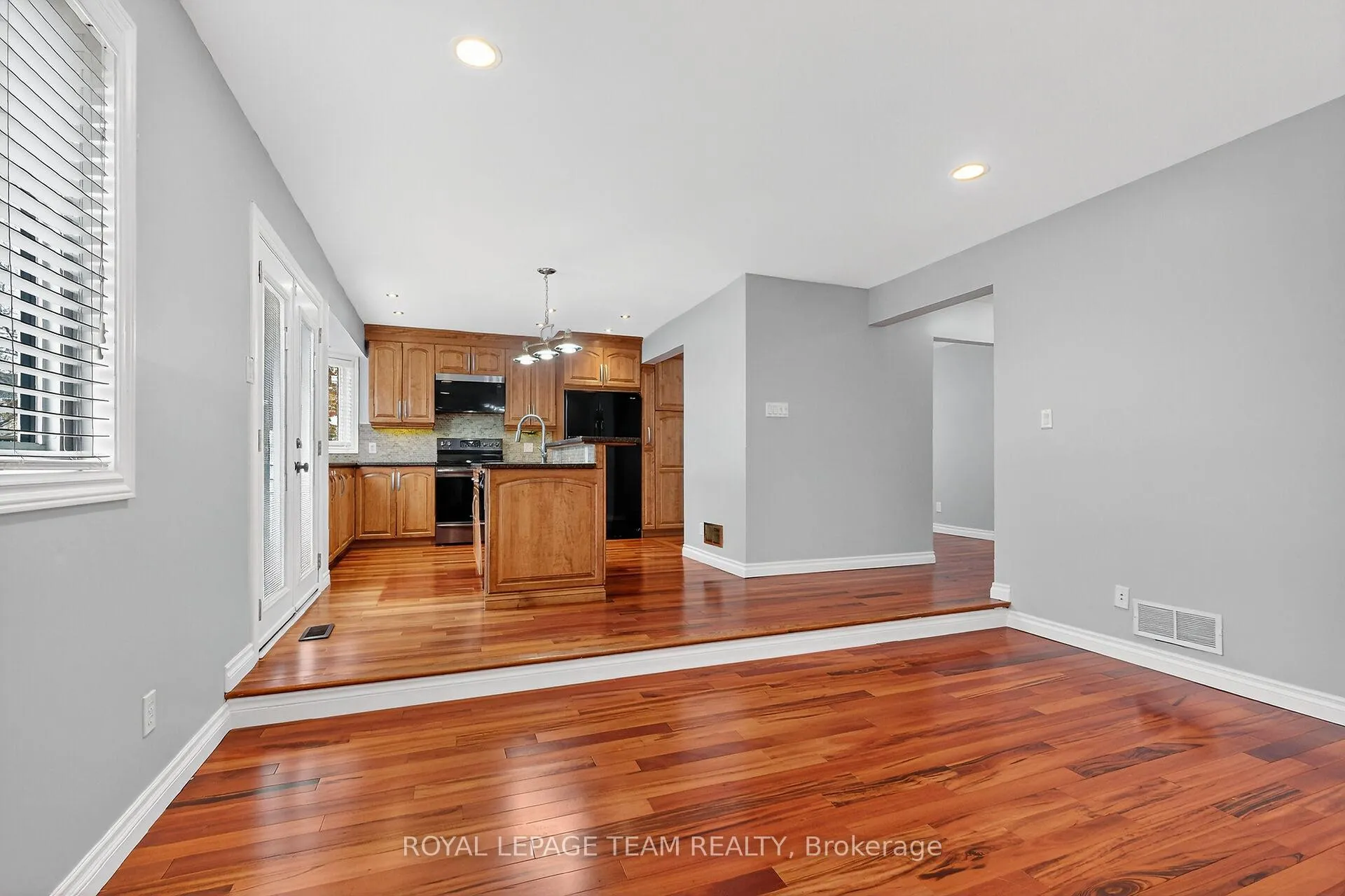 Photo 10 of 1475 York Mills Drive, Ottawa, Fallingbrook/Ridgemount — HOMEH