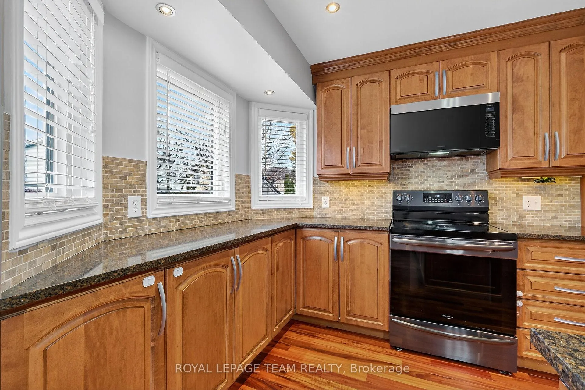 Photo 15 of 1475 York Mills Drive, Ottawa, Fallingbrook/Ridgemount — HOMEH