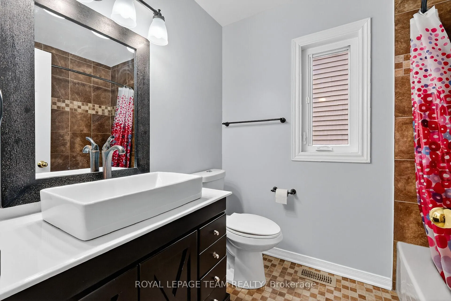 Photo 33 of 1475 York Mills Drive, Ottawa, Fallingbrook/Ridgemount — HOMEH