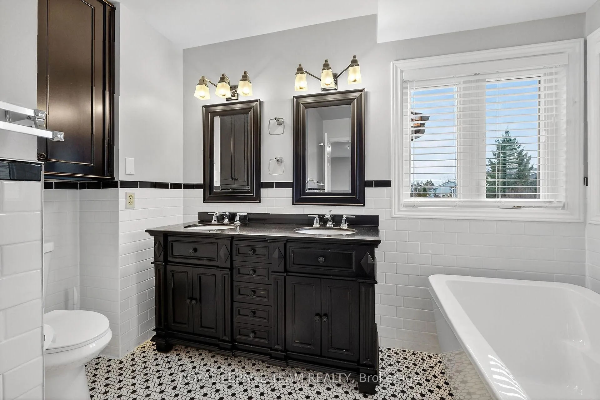 Photo 35 of 1475 York Mills Drive, Ottawa, Fallingbrook/Ridgemount — HOMEH