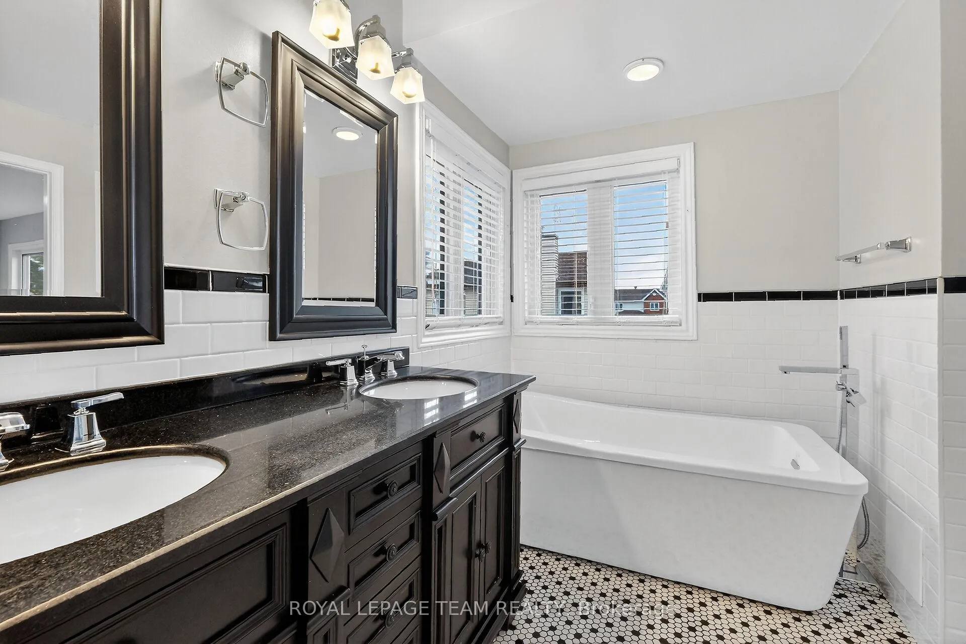 Photo 36 of 1475 York Mills Drive, Ottawa, Fallingbrook/Ridgemount — HOMEH