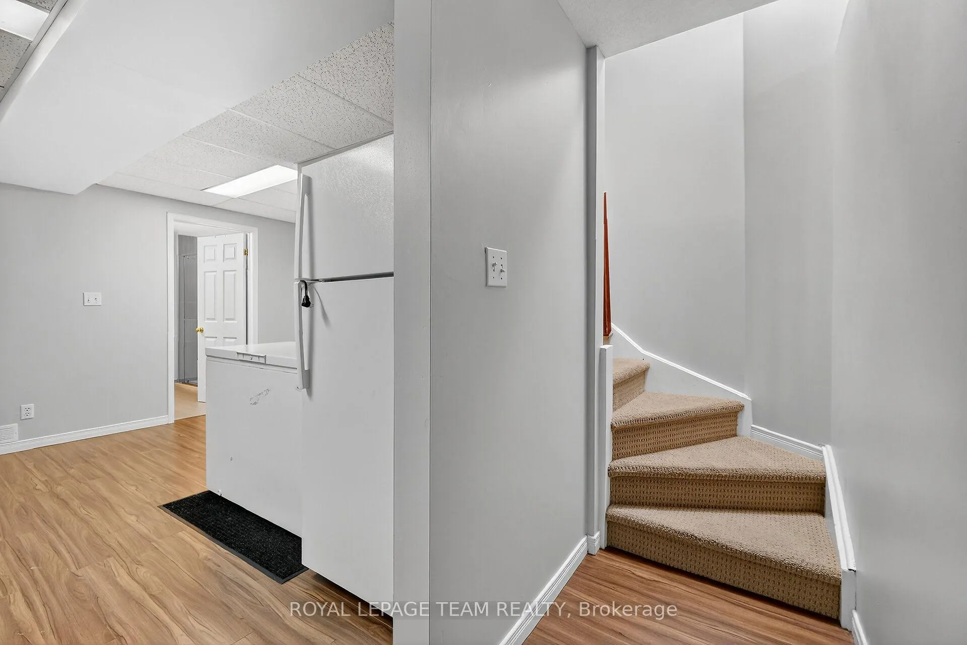 Photo 38 of 1475 York Mills Drive, Ottawa, Fallingbrook/Ridgemount — HOMEH