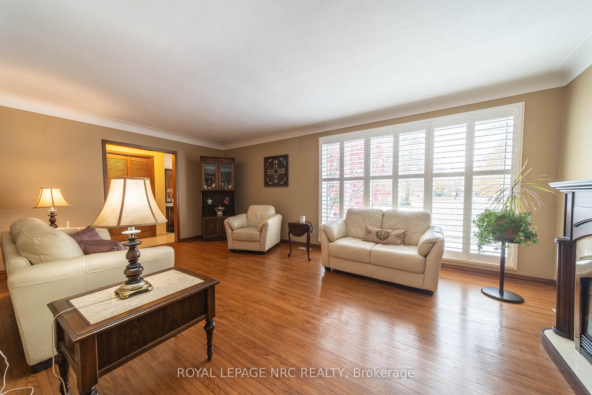 Photo 2 of 7106 Freeman Street, Niagara Falls, Morrison — HOMEH