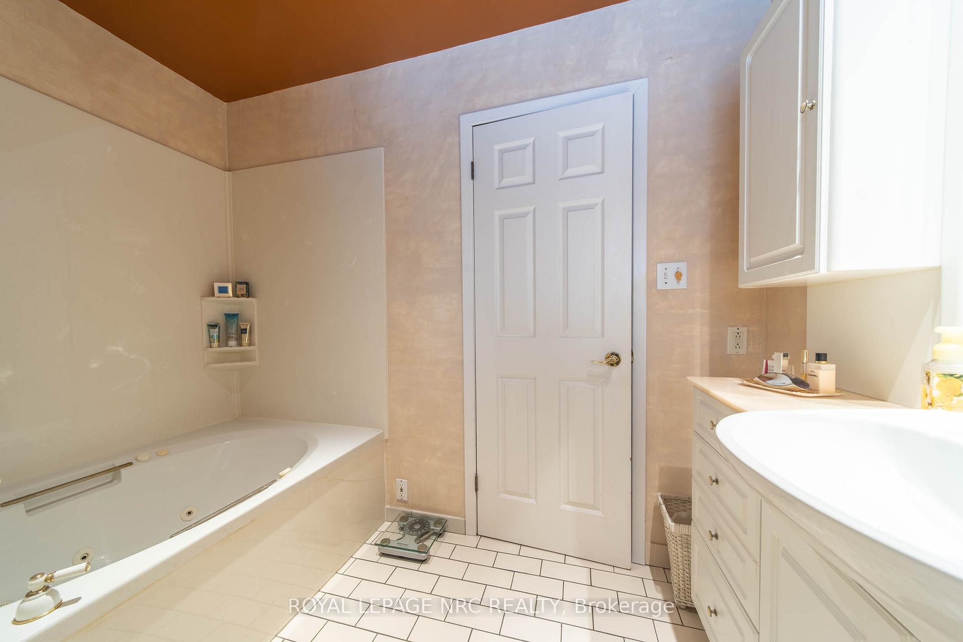 Photo 9 of 7106 Freeman Street, Niagara Falls, Morrison — HOMEH