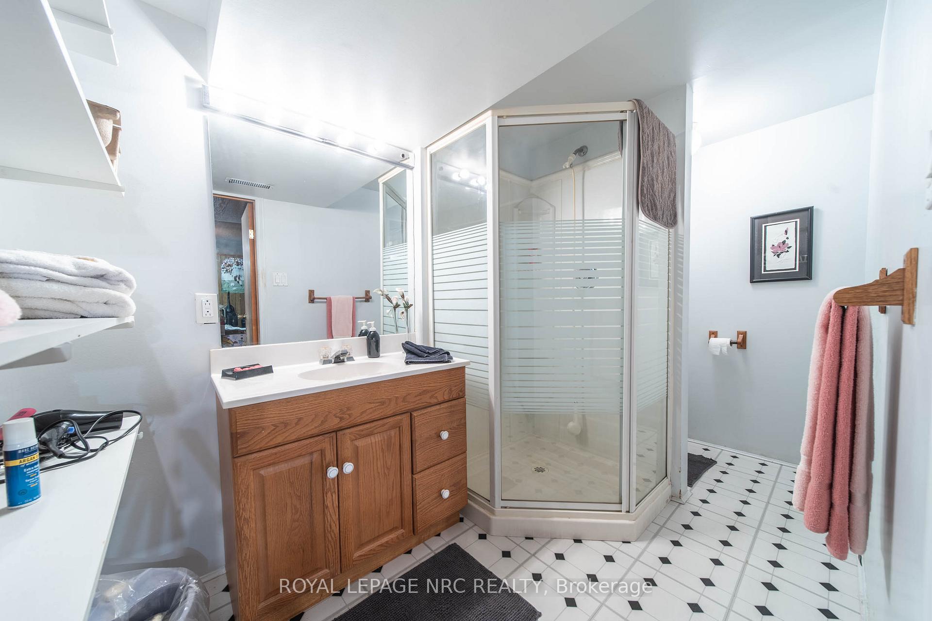 Photo 15 of 7106 Freeman Street, Niagara Falls, Morrison — HOMEH