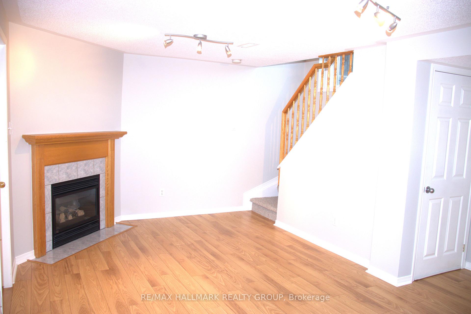 Photo 12 of 2004 Scully Way, Ottawa, Fallingbrook/Gardenway South — HOMEH