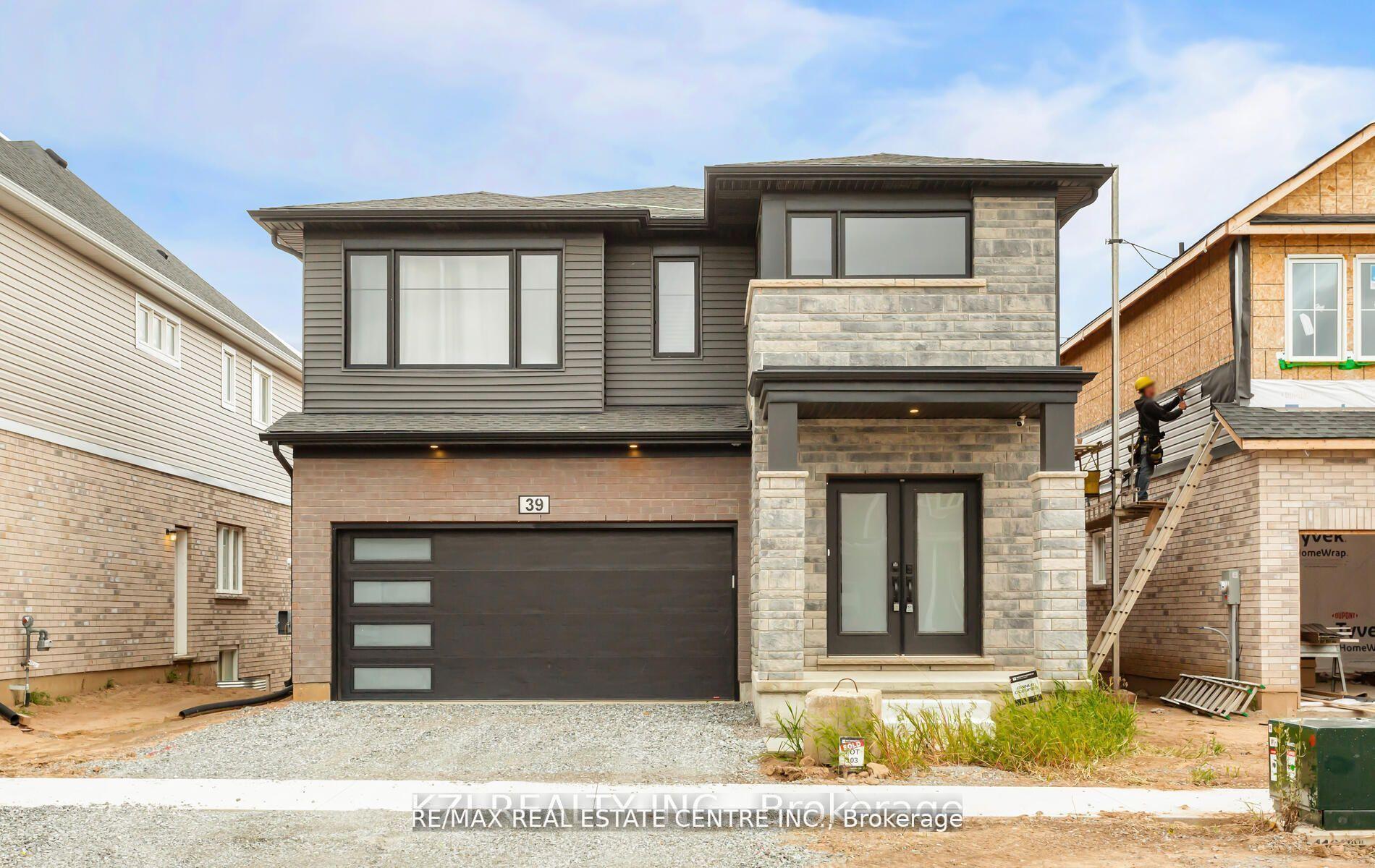 Photo 1 of 39 Samuel Avenue, Pelham, Fonthill — HOMEH