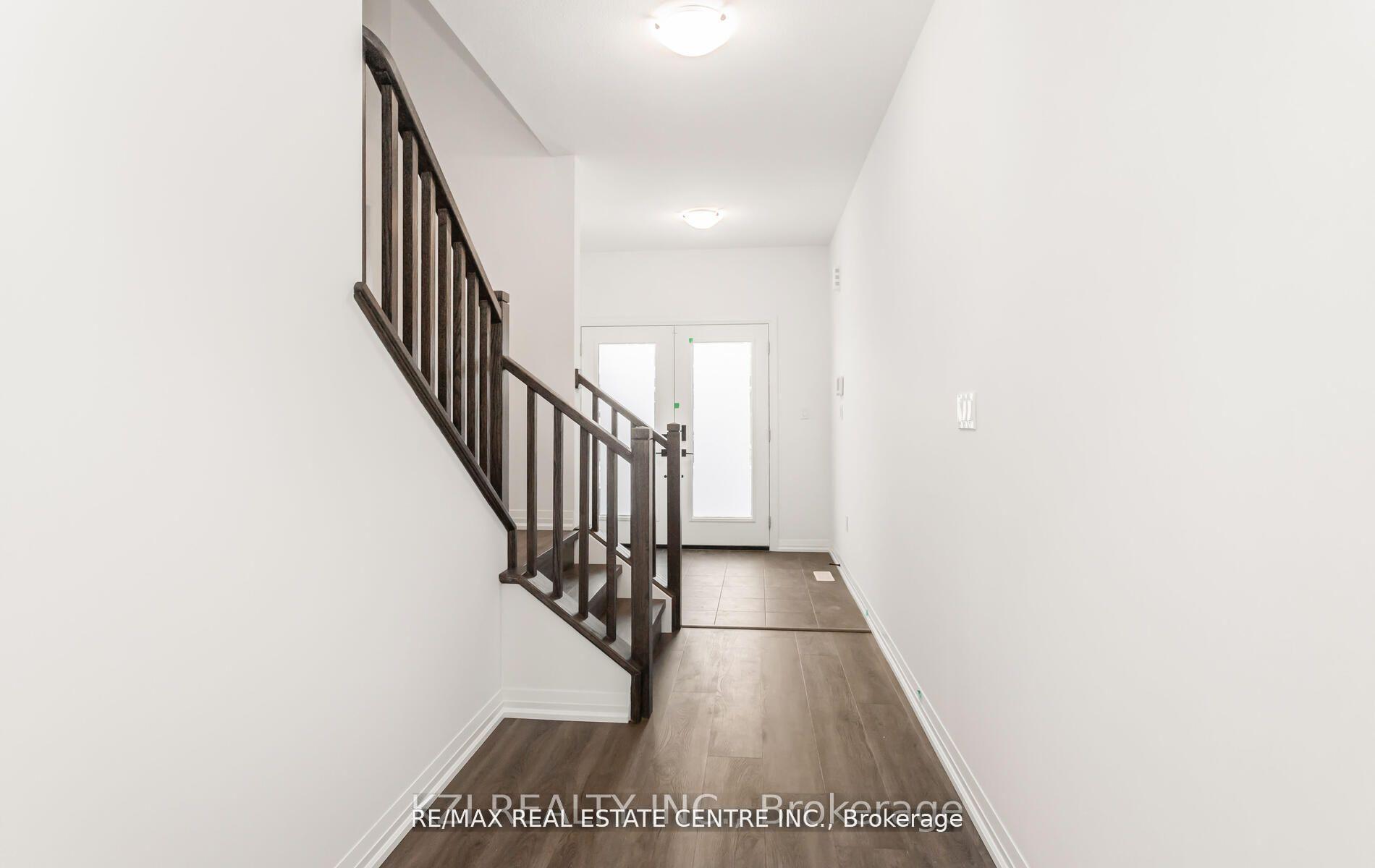 Photo 3 of 39 Samuel Avenue, Pelham, Fonthill — HOMEH