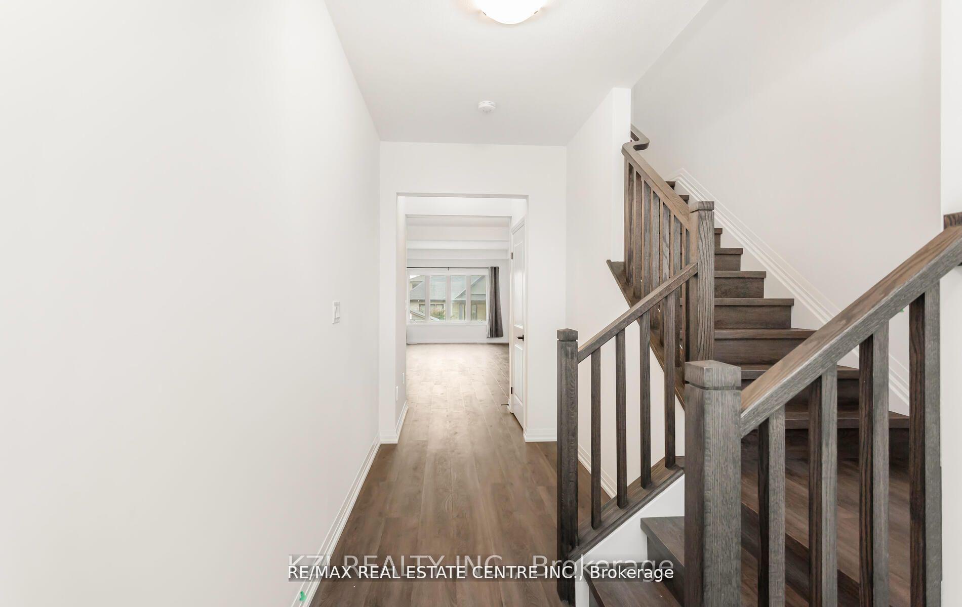 Photo 4 of 39 Samuel Avenue, Pelham, Fonthill — HOMEH