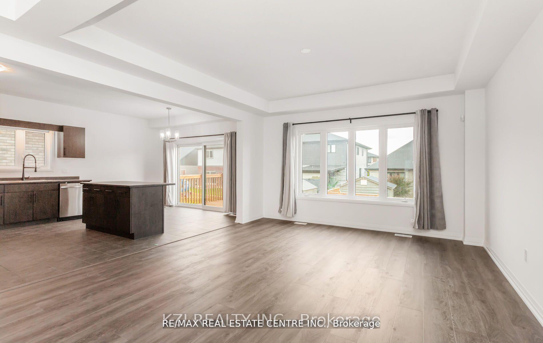 Photo 8 of 39 Samuel Avenue, Pelham, Fonthill — HOMEH