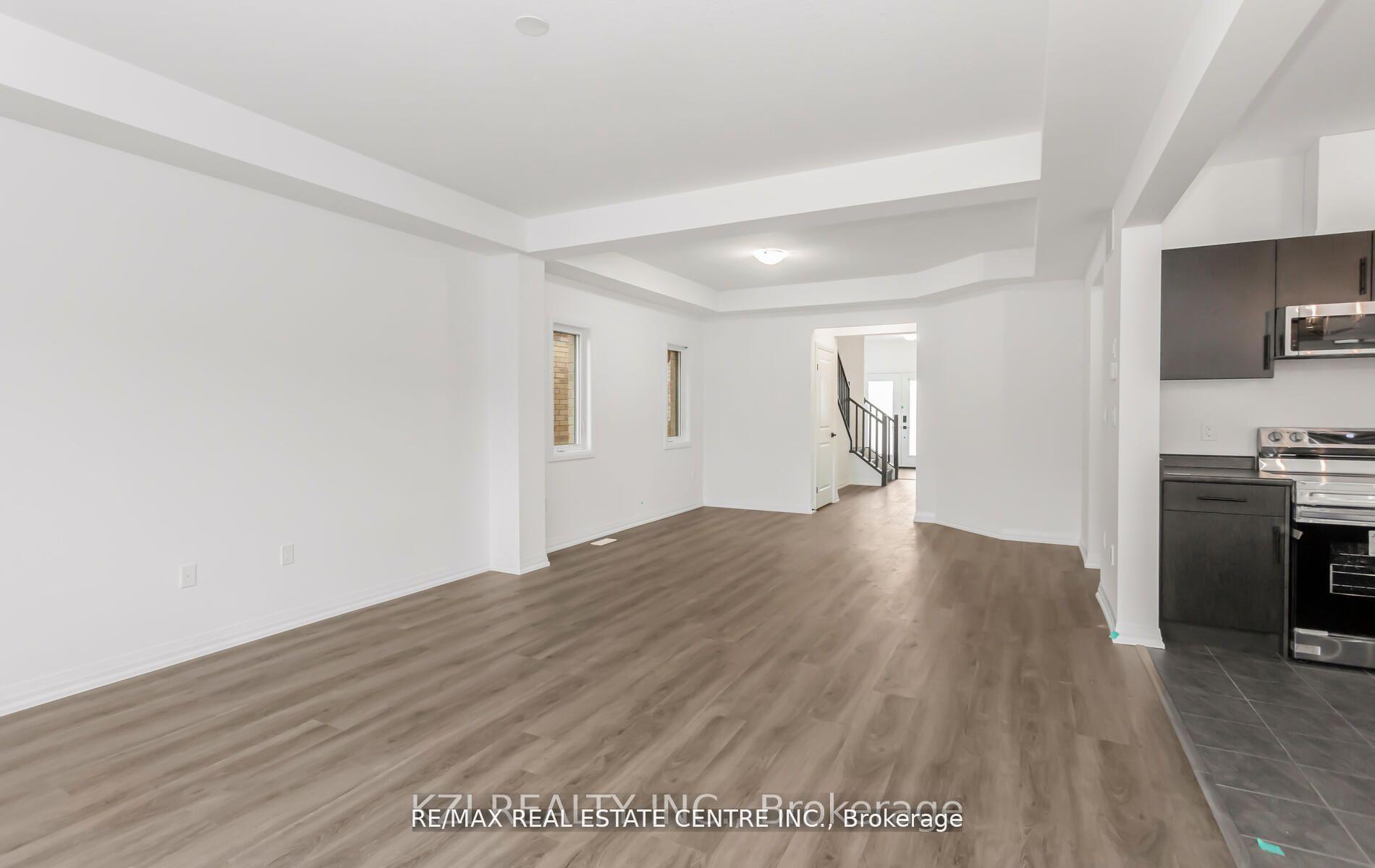Photo 10 of 39 Samuel Avenue, Pelham, Fonthill — HOMEH