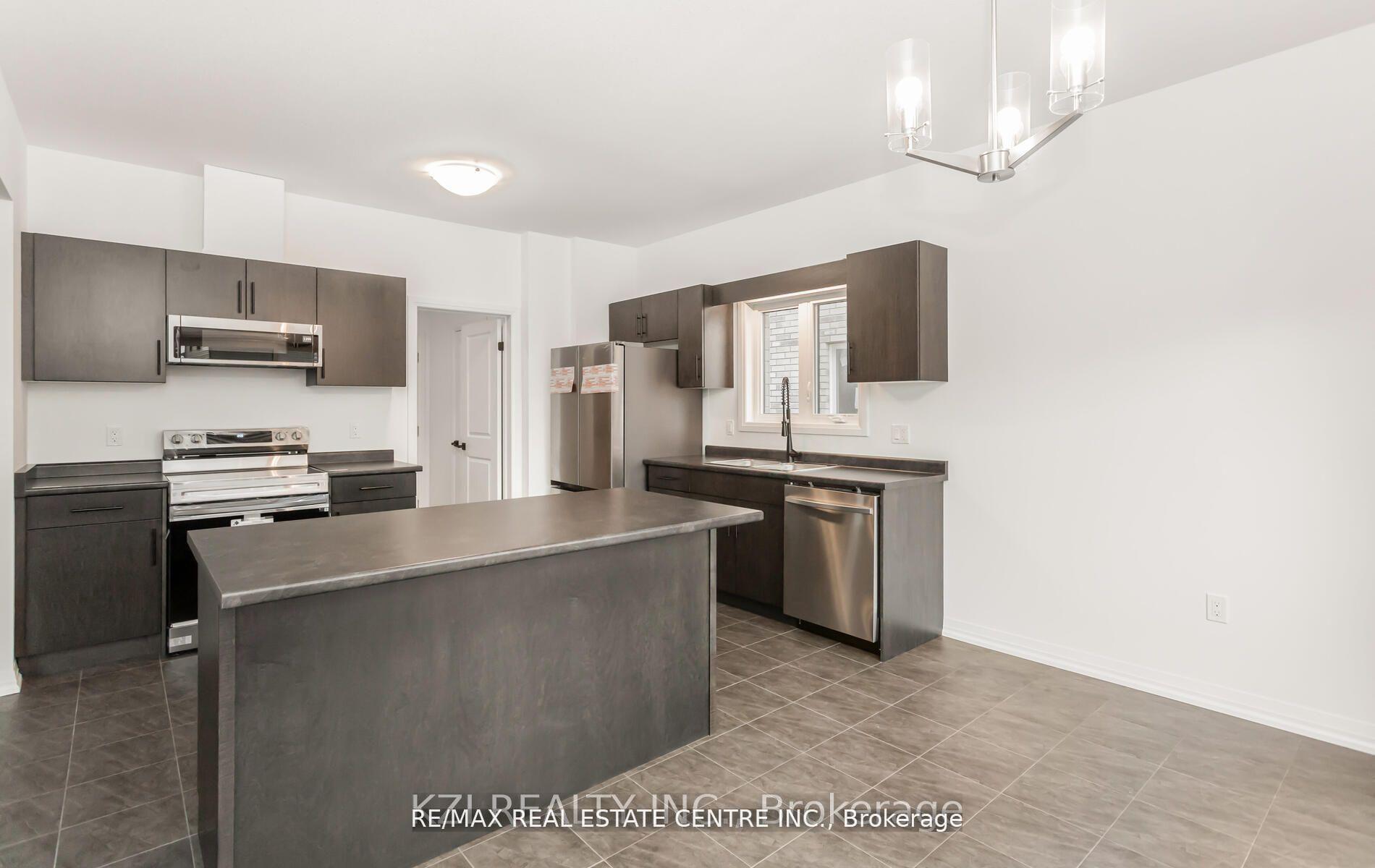 Photo 14 of 39 Samuel Avenue, Pelham, Fonthill — HOMEH