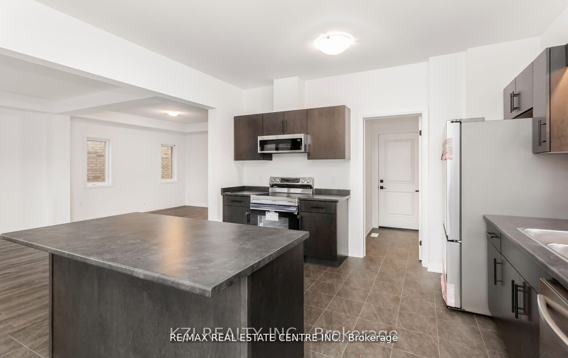 Photo 16 of 39 Samuel Avenue, Pelham, Fonthill — HOMEH