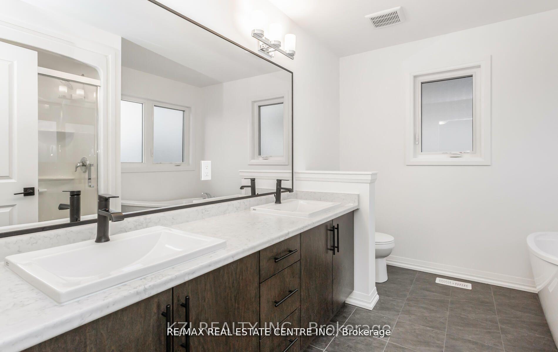 Photo 25 of 39 Samuel Avenue, Pelham, Fonthill — HOMEH