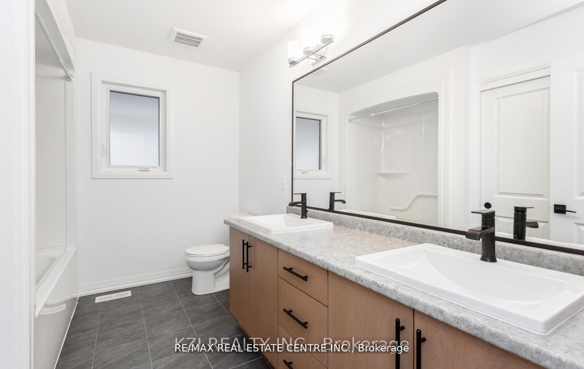 Photo 35 of 39 Samuel Avenue, Pelham, Fonthill — HOMEH