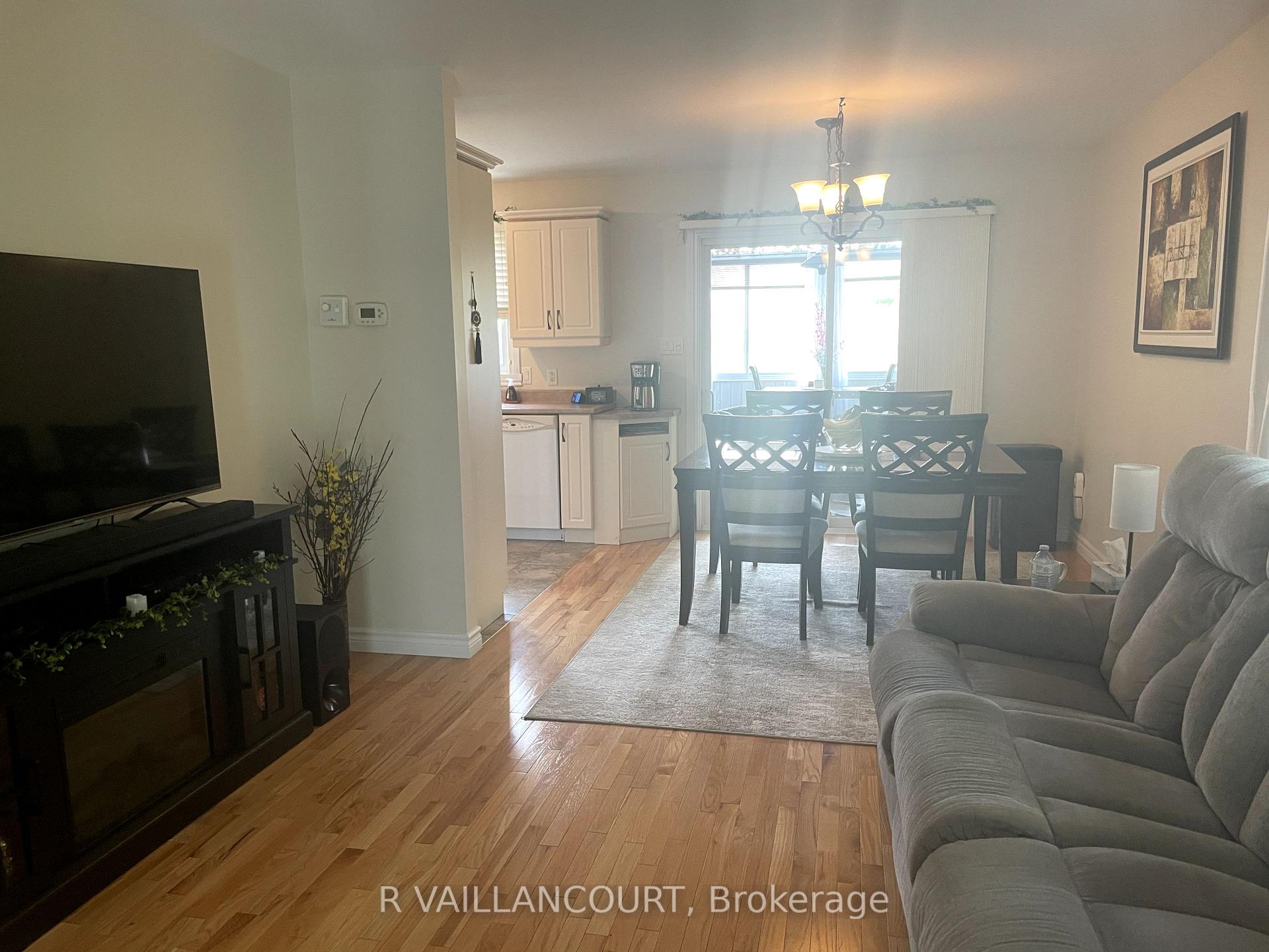 Photo 7 of 87 Kincardine Street E, North Glengarry, Alexandria — HOMEH