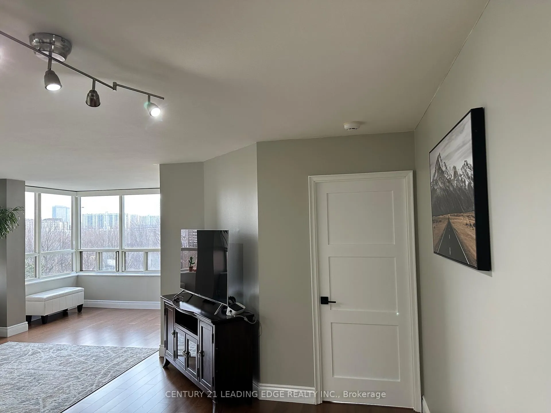 Photo 3 of Unit 802, 195 Wynford Drive, Toronto, Flemingdon Park — HOMEH