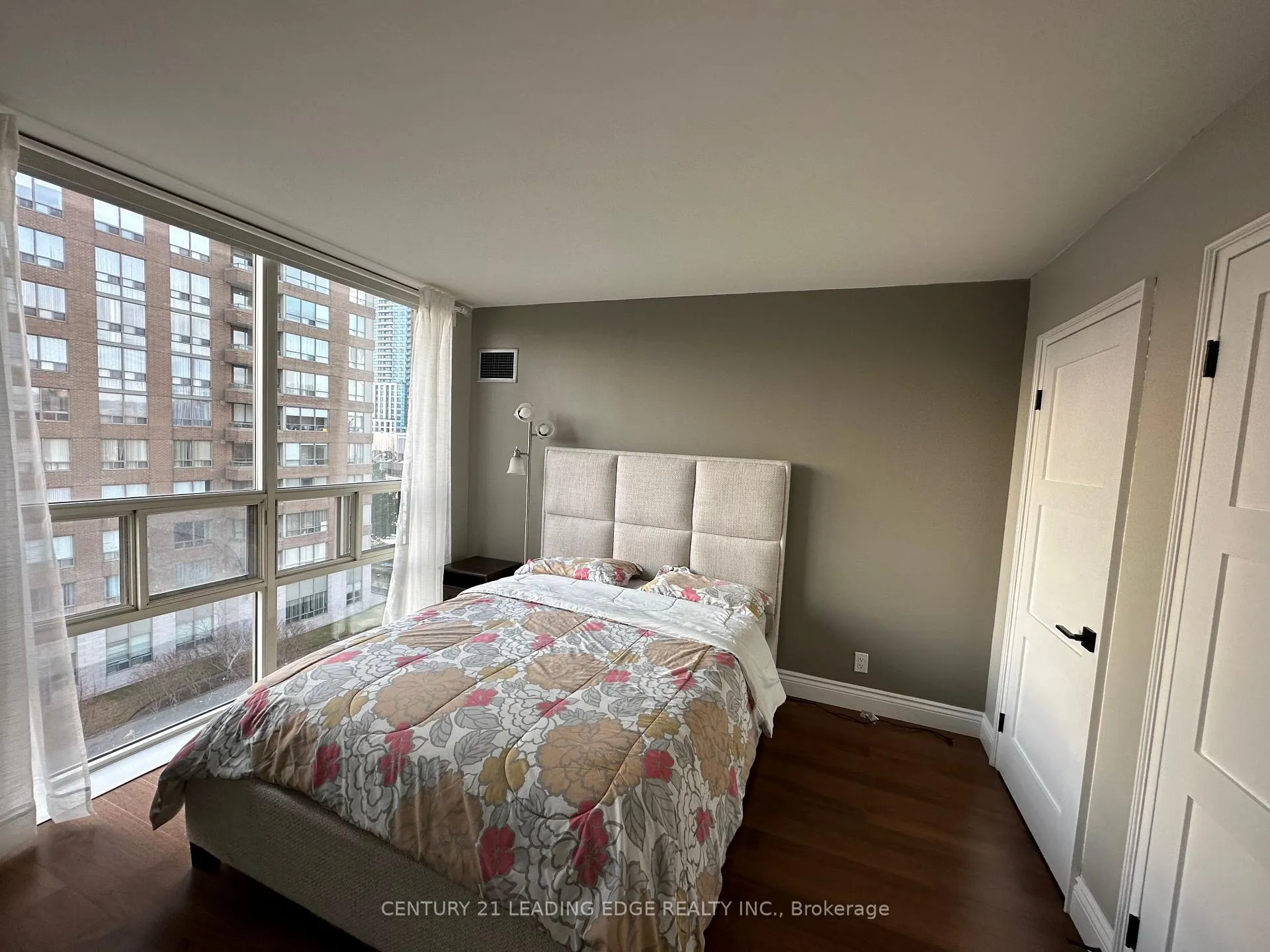Photo 6 of Unit 802, 195 Wynford Drive, Toronto, Flemingdon Park — HOMEH