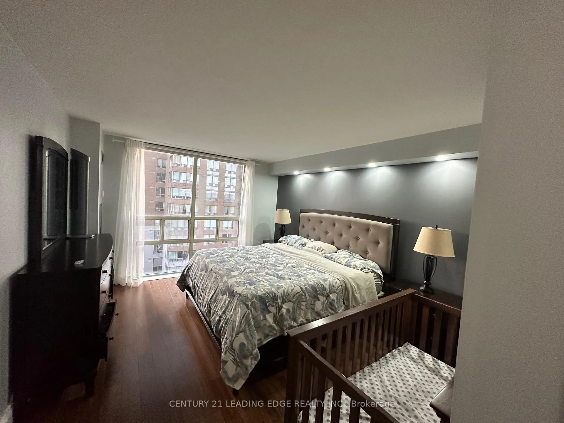 Photo 9 of Unit 802, 195 Wynford Drive, Toronto, Flemingdon Park — HOMEH
