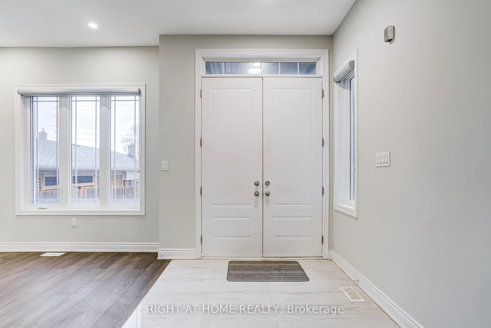 Photo 3 of Unit 7, 487 Aztec Drive, Oshawa, McLaughlin — HOMEH