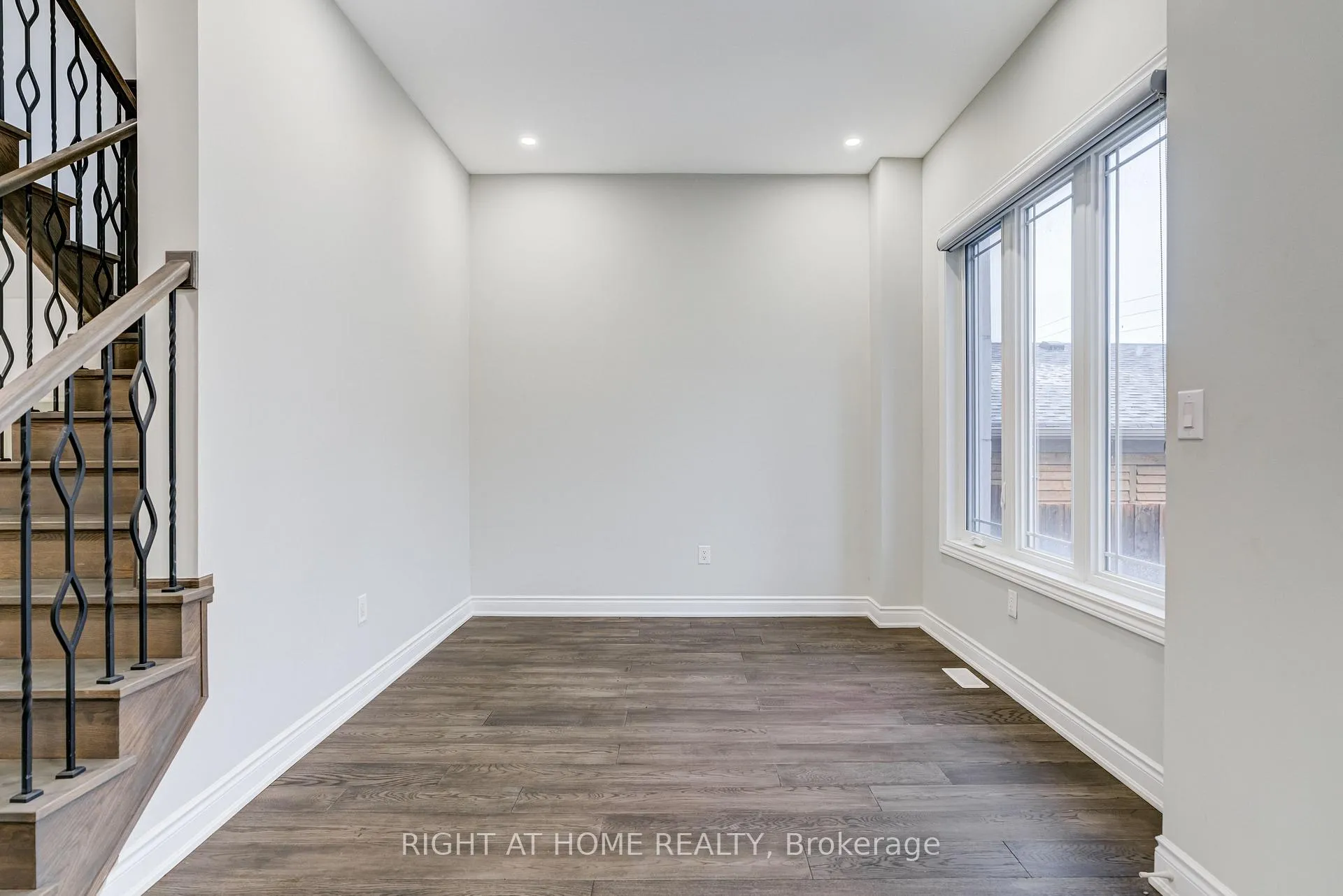 Photo 4 of Unit 7, 487 Aztec Drive, Oshawa, McLaughlin — HOMEH