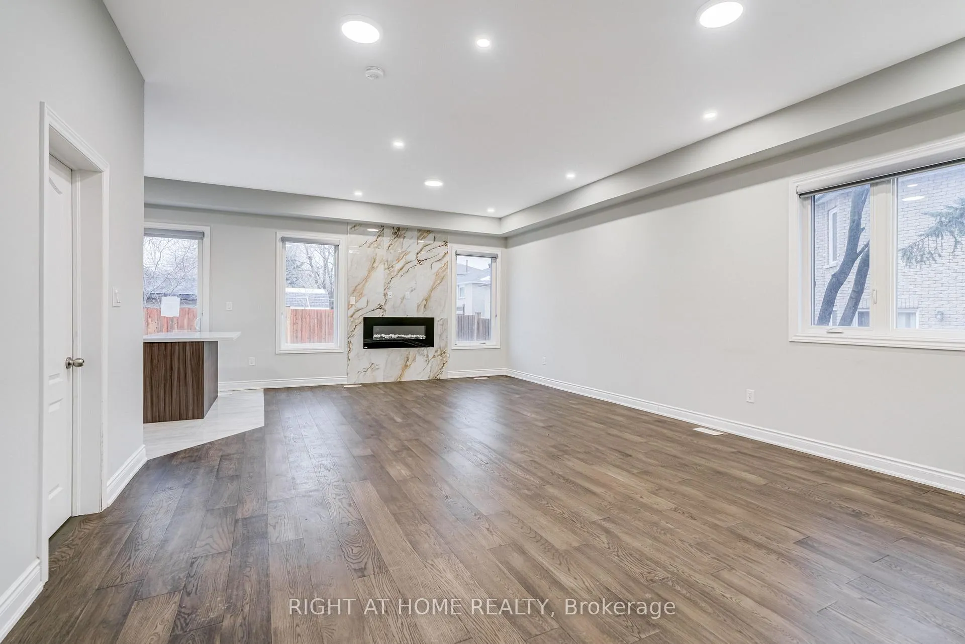 Photo 7 of Unit 7, 487 Aztec Drive, Oshawa, McLaughlin — HOMEH