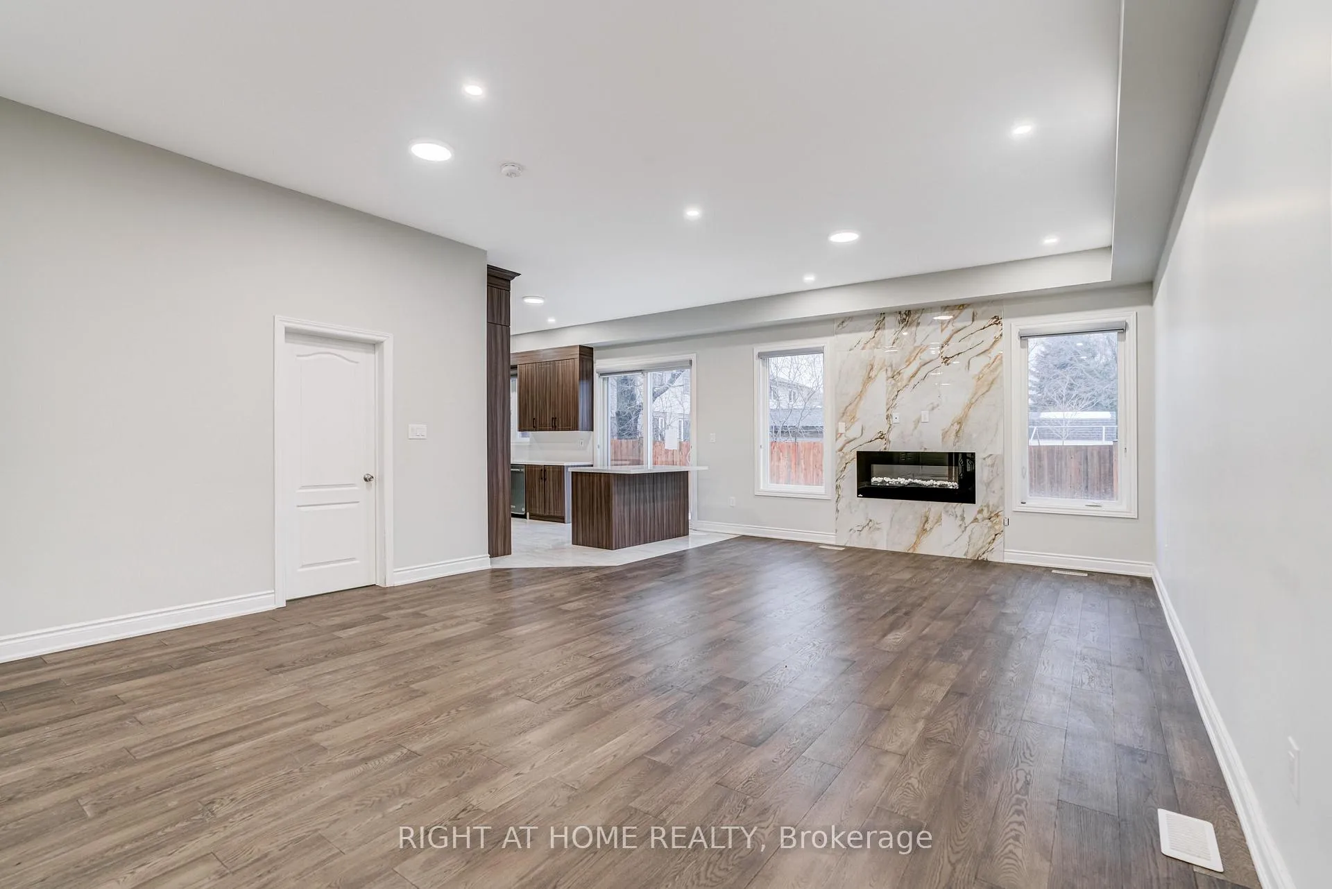 Photo 9 of Unit 7, 487 Aztec Drive, Oshawa, McLaughlin — HOMEH